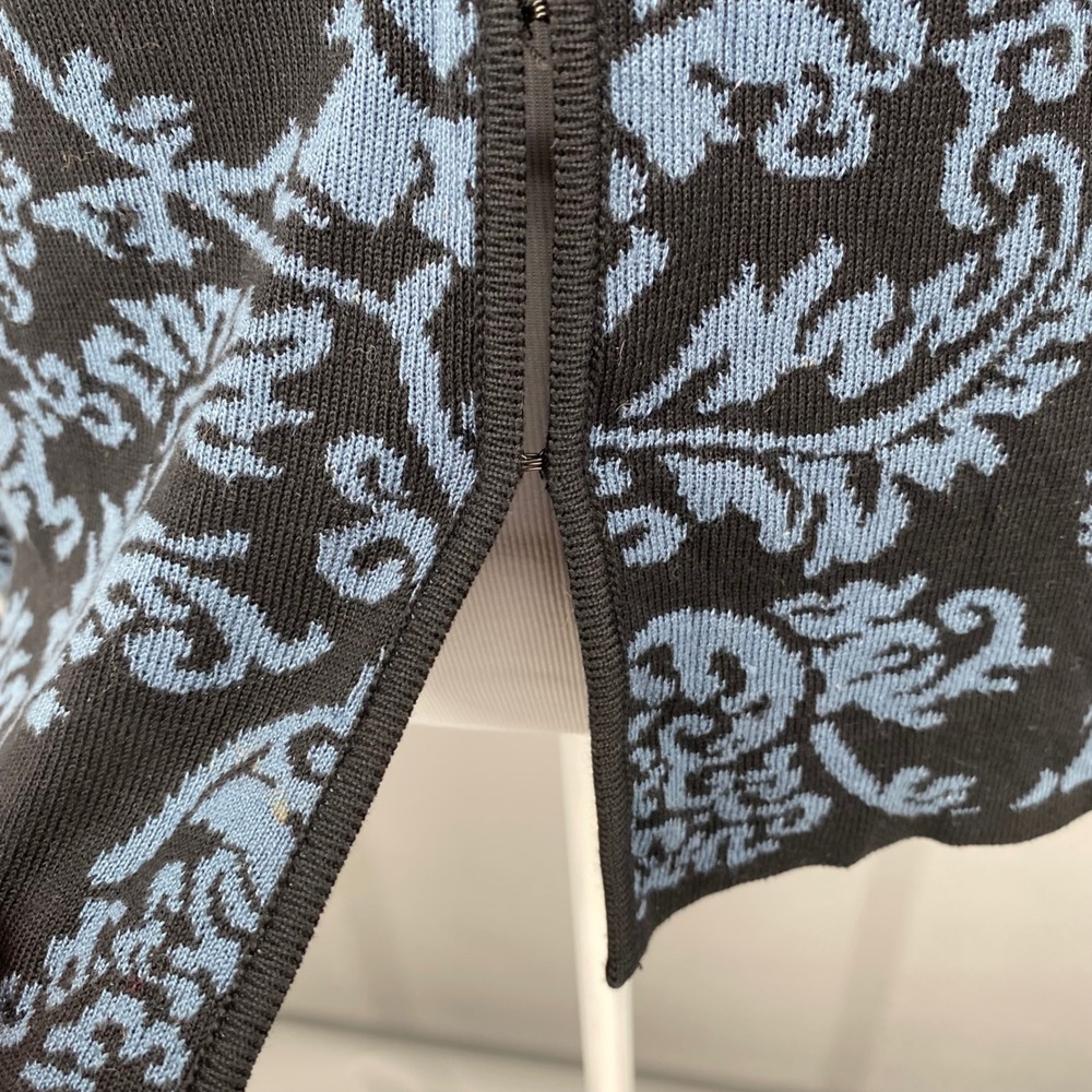 Peruvian Connection Blue Floral Jacquard Damask Cardigan XS
Mandarin Collar - Picture 2 of 11
